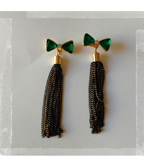 Long green earrings Manai