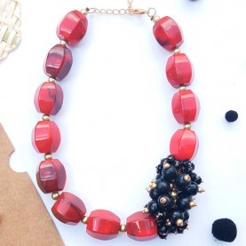 Red necklace Braulia