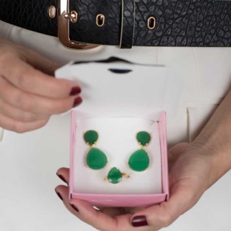 Pendientes y anillo verde invitadas