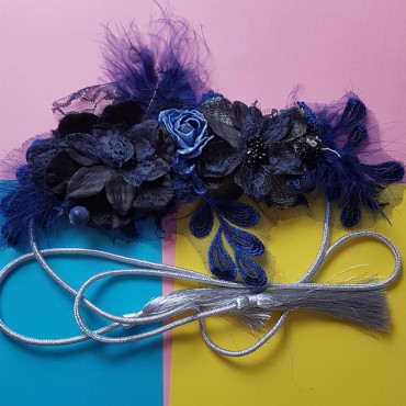 Flowers and feathers belt blue and black